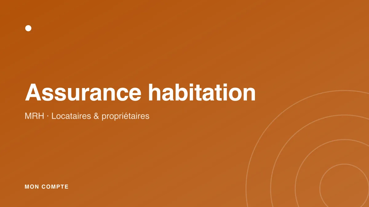 Contrat d'assurance multirisque habitation posé sur une table de salon